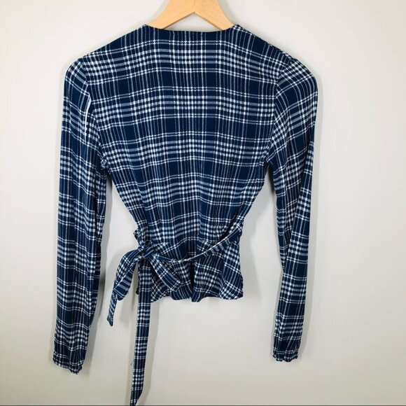 Aritzia Wilfred Free Blue and White Shannon Plaid Wrap Top Size XS - Picture 6 of 7